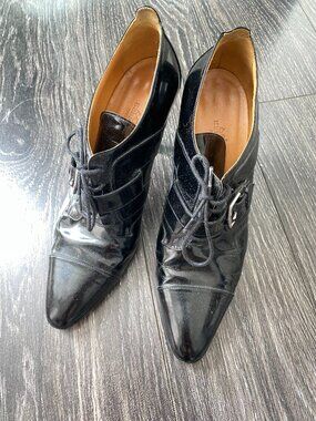 Hermes pointy toe black patent leather pumps bootie buckle with laces